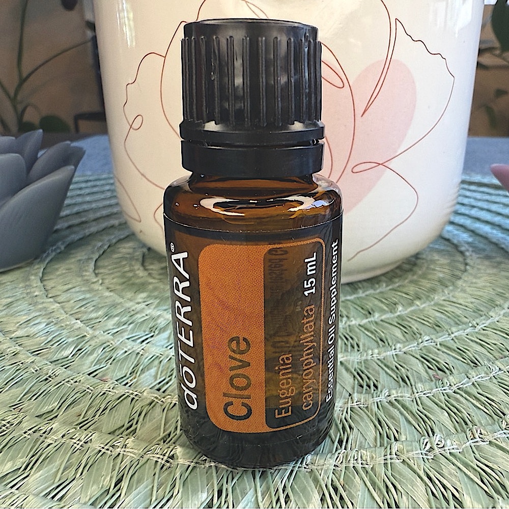 Clove Essential Oil — doTERRA, 15ml - Picture 4 of 16
